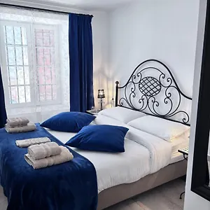 https://shantis-andalusian-rooms.1costadelsol.com
